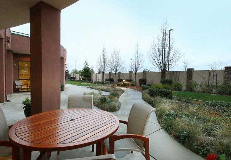 Courtyard By Marriott Roseville Galleria Mall/Creekside Ridge Drive Exterior photo