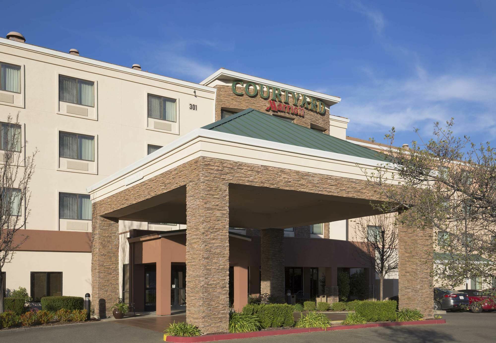 Courtyard By Marriott Roseville Galleria Mall/Creekside Ridge Drive Exterior photo