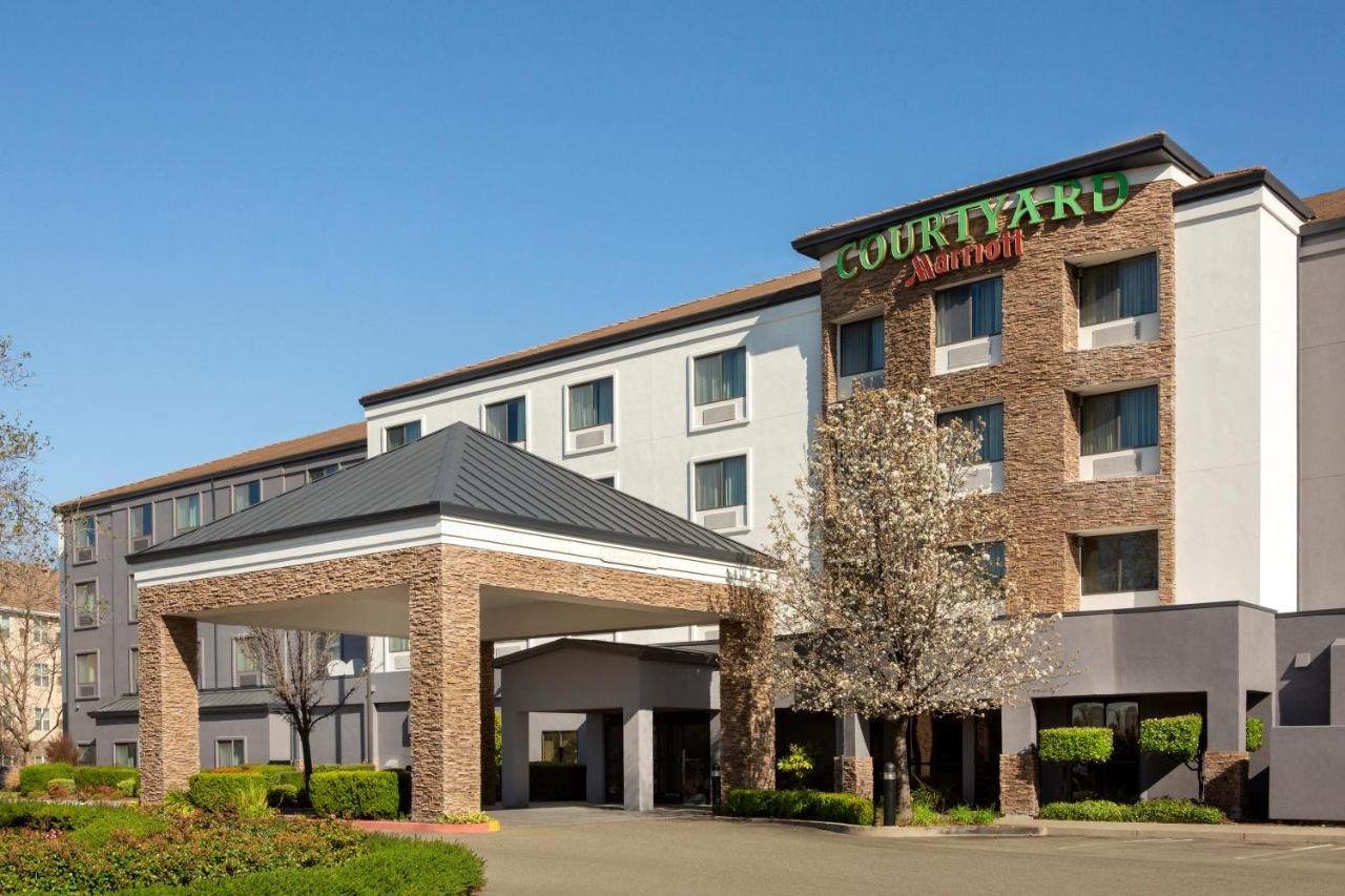 Courtyard By Marriott Roseville Galleria Mall/Creekside Ridge Drive Exterior photo